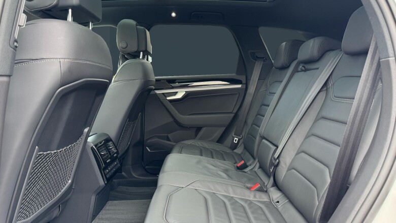 Volkswagen Touareg 3.0 V6 TDI 4Motion Black Edition 5dr Tip Auto Diesel Estate